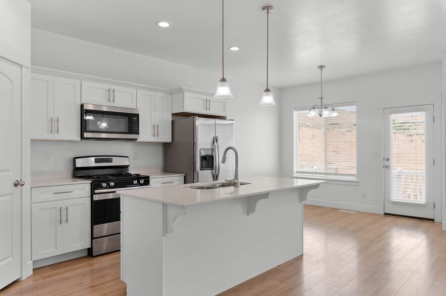 Building Photo - 16042 S Bodmin Way
