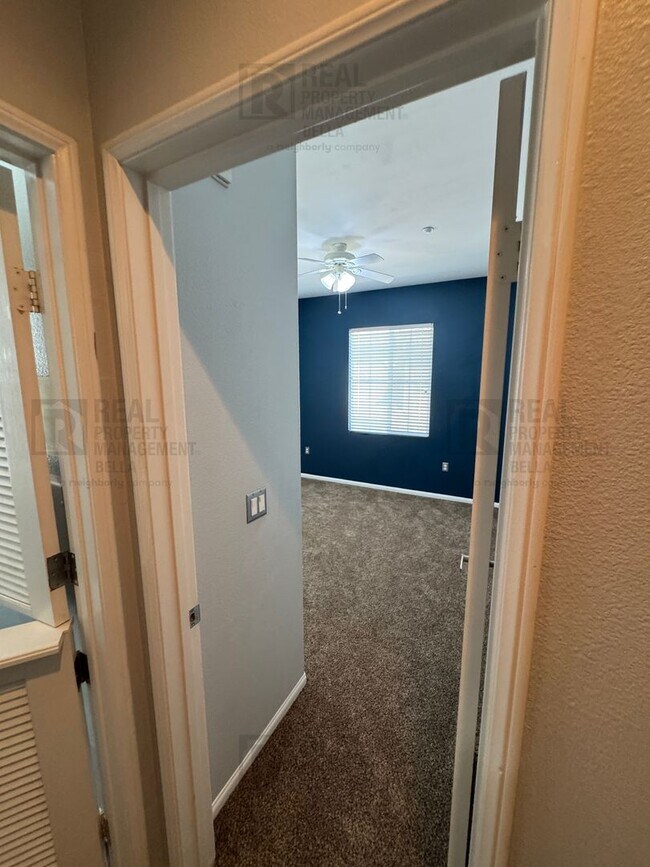 Building Photo - Resort-Style Living Awaits in This Spacious Canyon Hills 3-Bedroom Condo