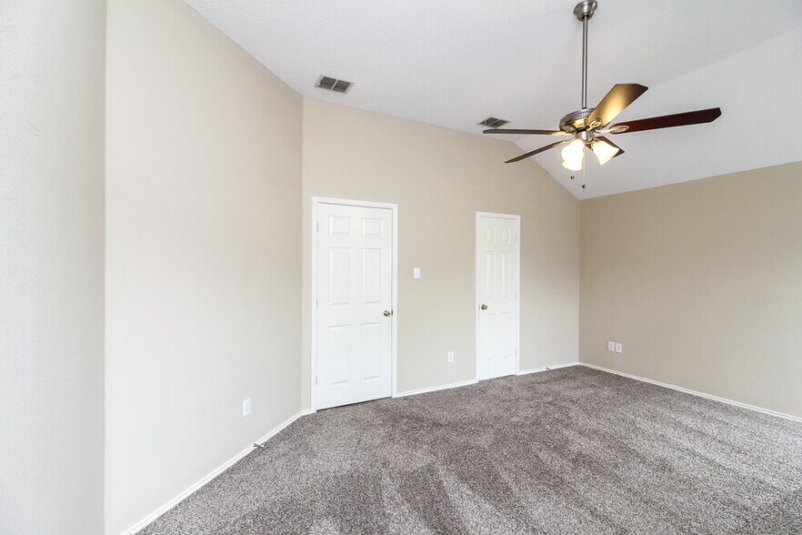 Building Photo - 2024 Northridge Dr