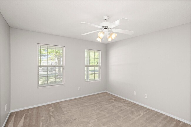 Building Photo - 5248 Sunsail Dr