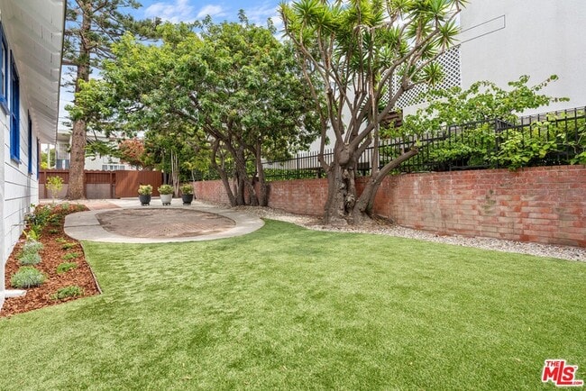 Building Photo - 2650 2nd St