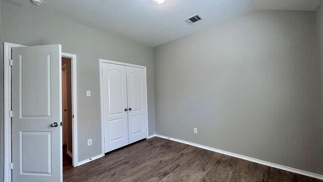 Building Photo - 2037 Rachel Ln