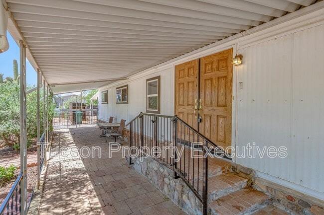 Building Photo - 16301 N Ave Del Canada