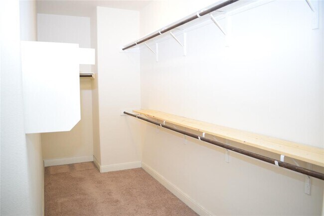 Building Photo - 3001 Tempe Dr