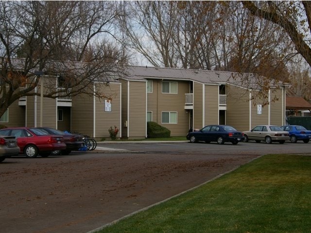 Chaparral Apartments - Chaparral