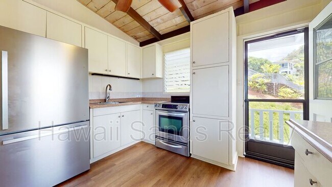 Building Photo - 44-123 Mikiola Dr