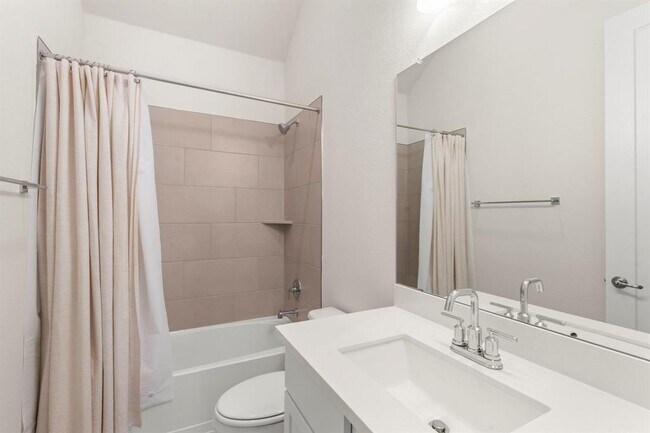 Building Photo - 528 Tubman Dr