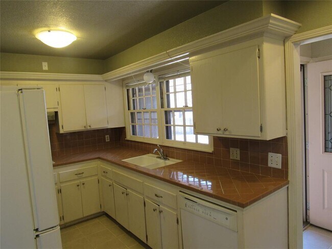 Building Photo - 9909 Sunnymeade Pl