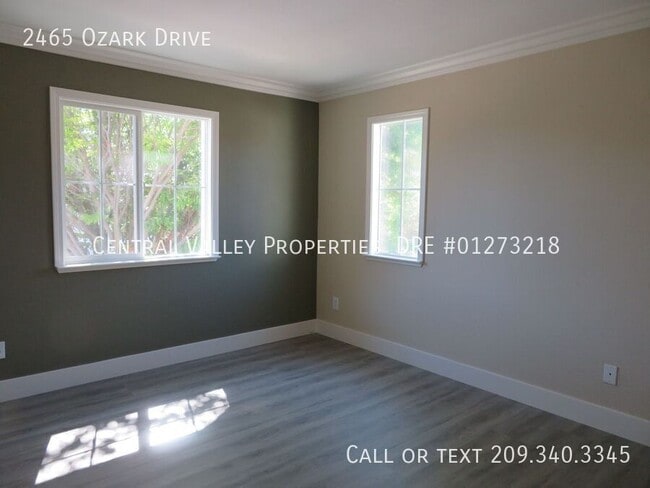 Building Photo - 2465 Ozark Dr