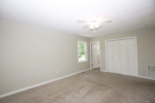 Building Photo - Southern Pines Retreat: Cozy 3-Bedroom Hom...
