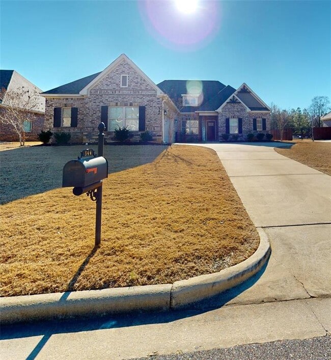 Primary Photo - 344 Sydney Dr S