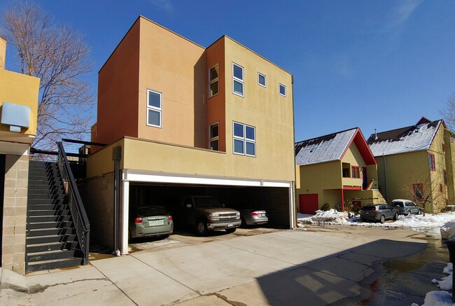 Primary Photo - Spectacular Loft-style Condo with Snowcap ...