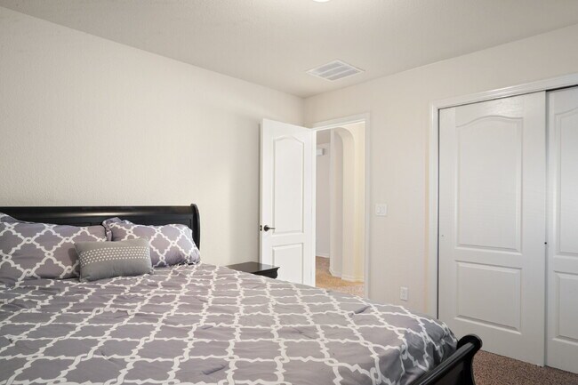 Building Photo - 13483 Halifax St