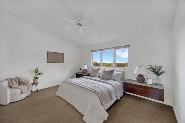Building Photo - Spacious Upcountry Townhome with Ocean Vie...