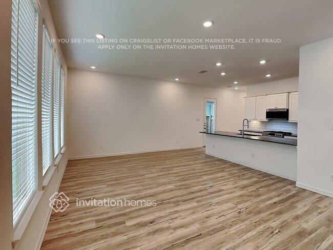 Building Photo - 4022 Champlain Wy