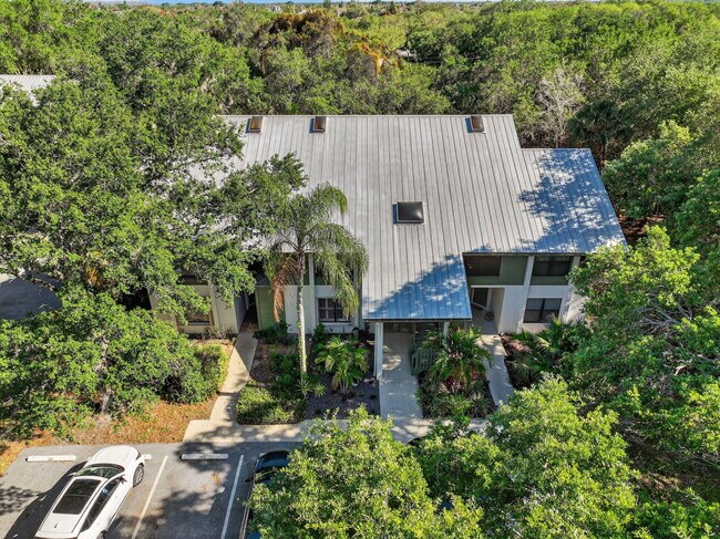 Building Photo - 5230 SE Seascape Way