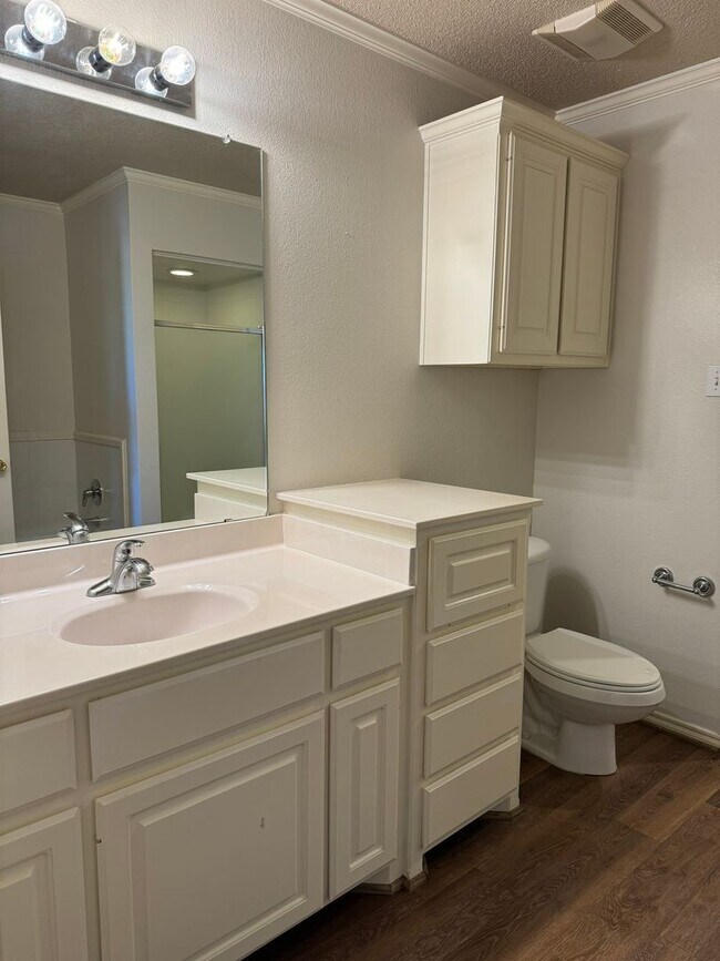 Building Photo - Shadow Hills Delight