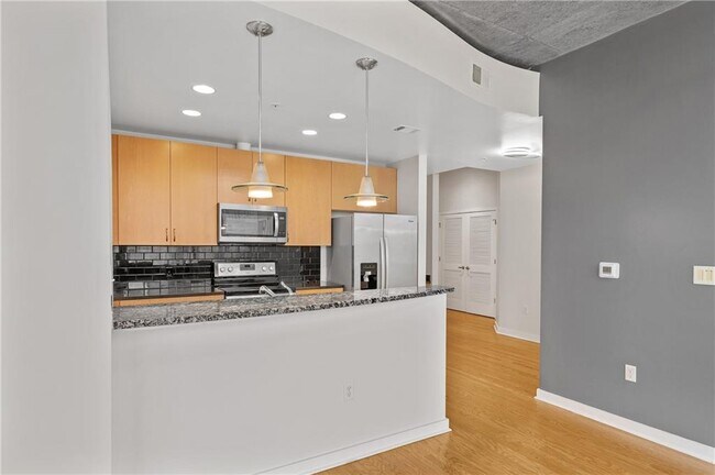 Building Photo - 400 W Peachtree St NW