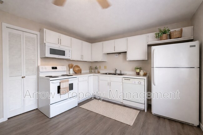 Building Photo - 1027 A St