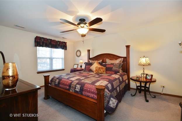 Building Photo - 5S510 Scots Dr
