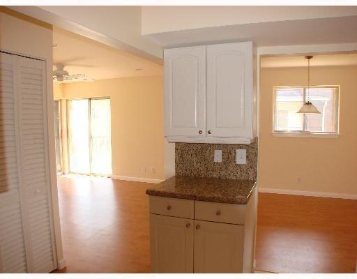 Building Photo - 1866 Fairview Villas Dr