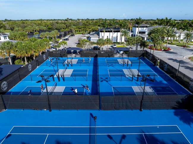 Building Photo - 17081 Five Waters Ave