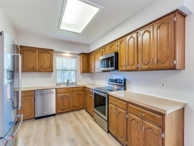 Building Photo - 2513 Lawnview Dr