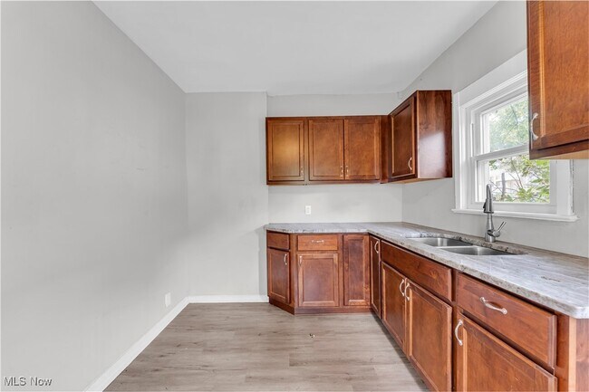 Building Photo - 4307 Gifford Ave