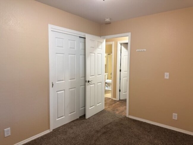 Building Photo - Home in Hayden