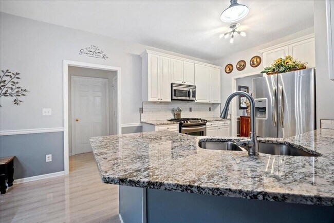 Building Photo - 69 New Brunswick Ct NE