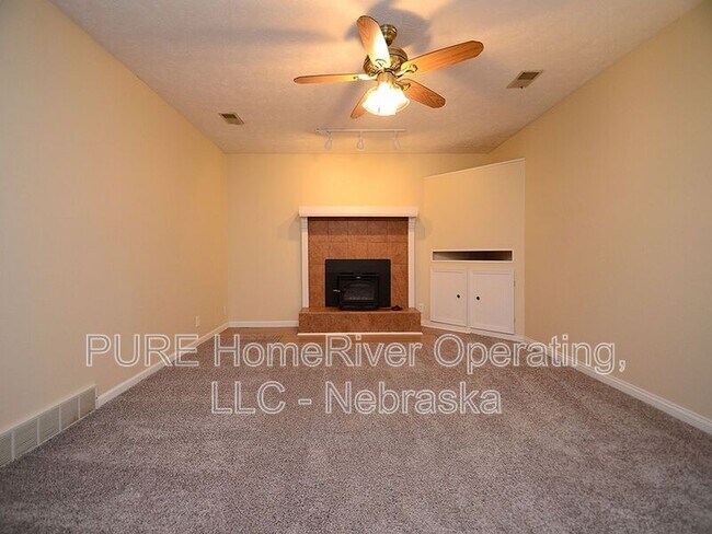 Building Photo - 2121 S 163rd Cir
