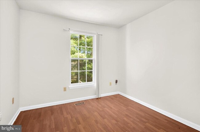 Building Photo - 2009 Heritage Dr