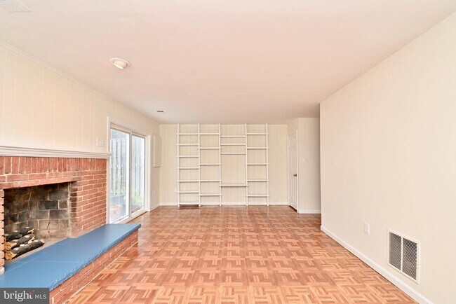 Building Photo - 8991 Omega Ct