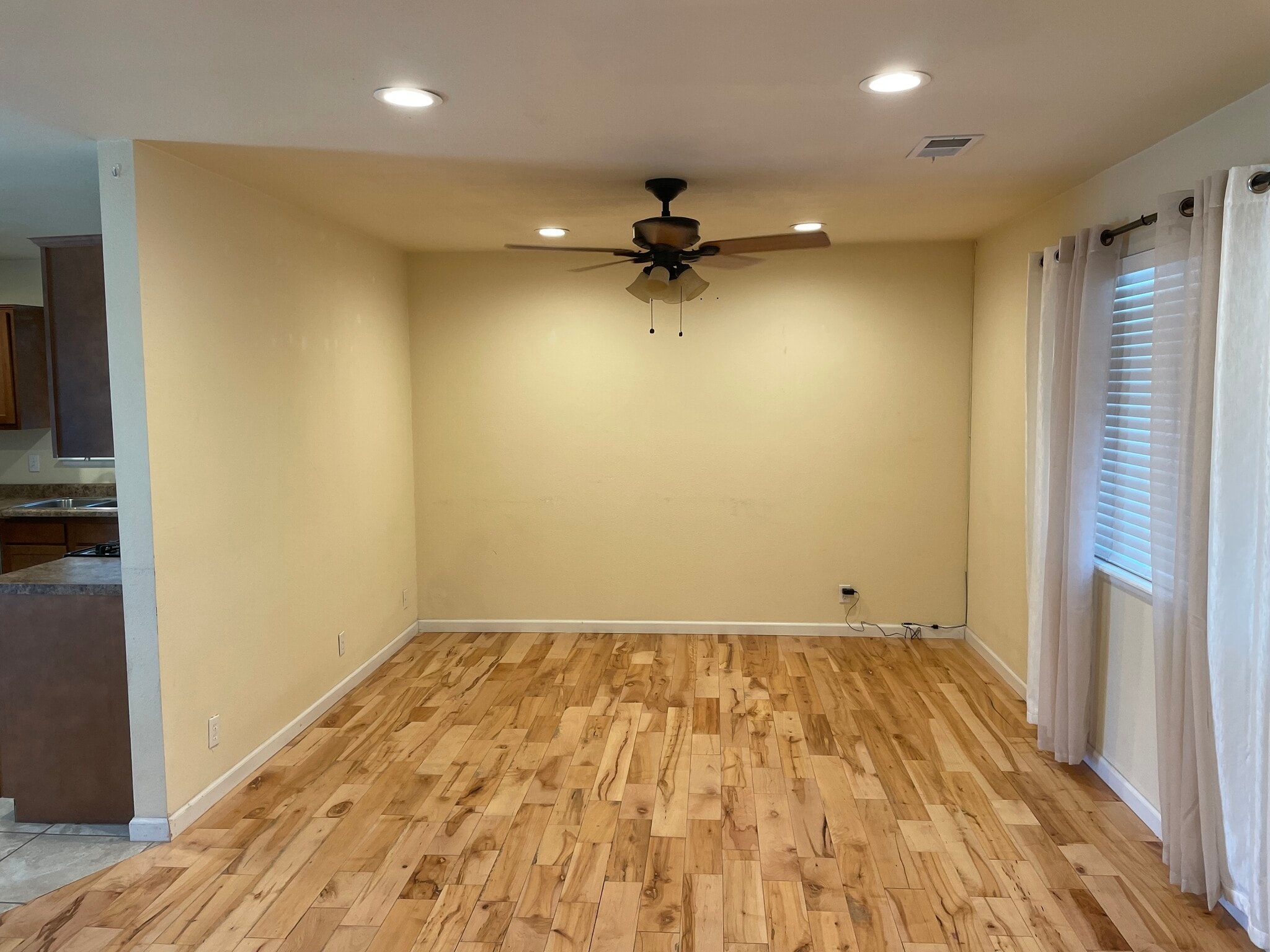 Building Photo - 1606 Pecan Cir