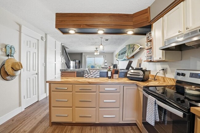 Building Photo - 330 Bluefish Dr