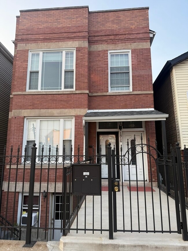Primary Photo - 1816 W 23rd St