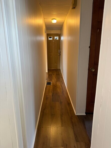 Hallway to front door - 334 Liberty St