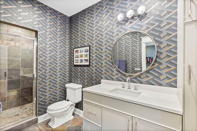 Building Photo - 4322 N Hermitage Ave