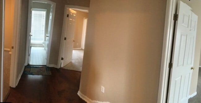 Building Photo - 7300 Senderson Ct