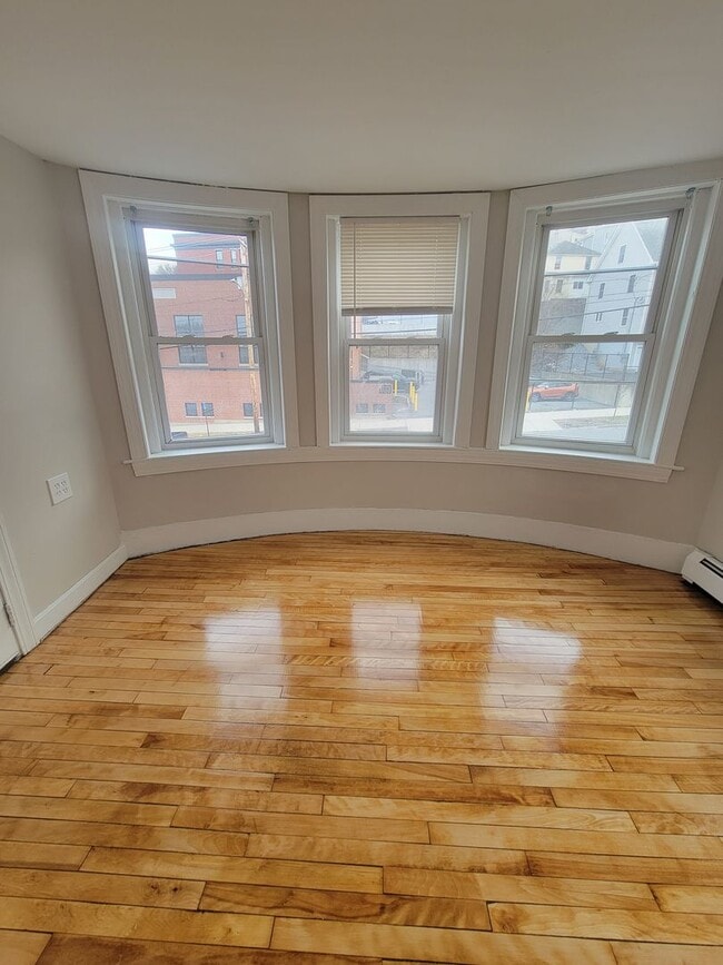 Building Photo - 15 Broadway-Unit 2