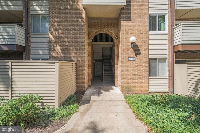 Building Photo - 19443 Brassie Pl