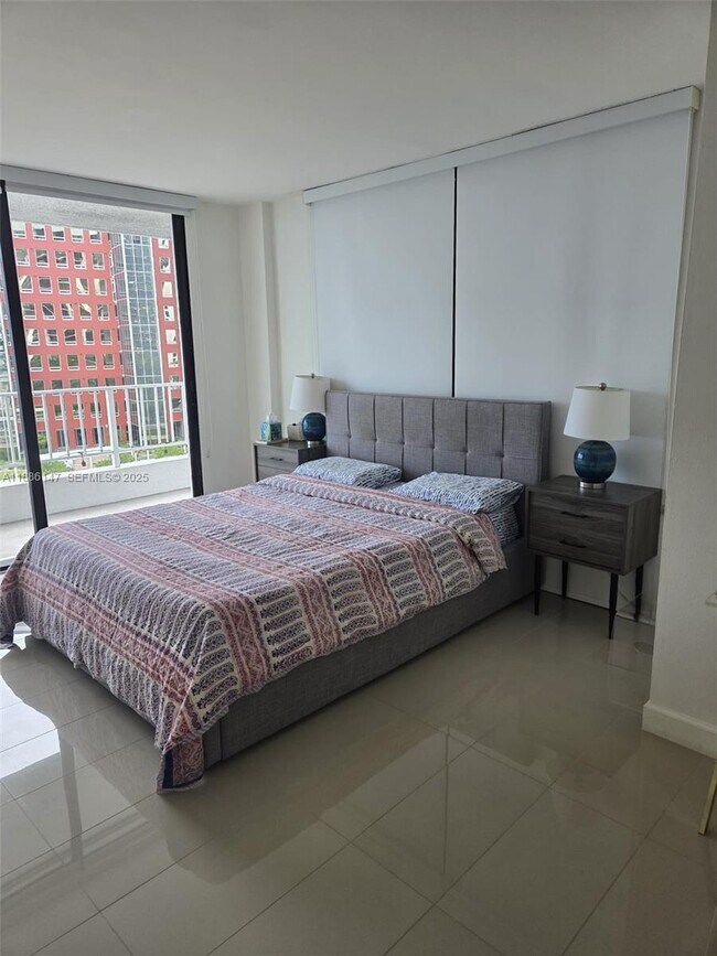 Building Photo - 200 SE 15th Rd