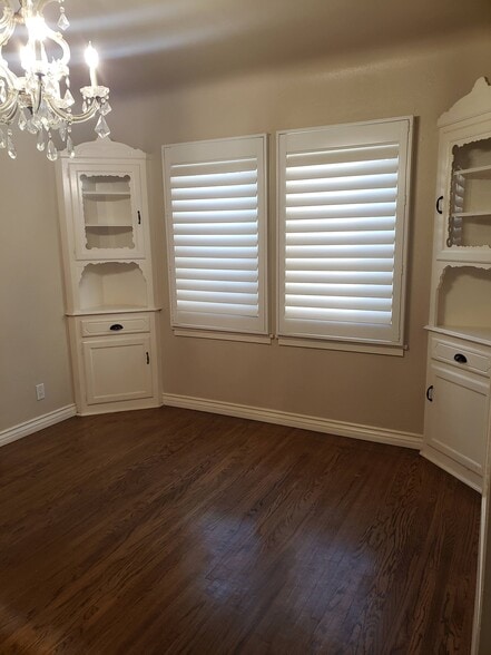 Building Photo - 705 Keenan St