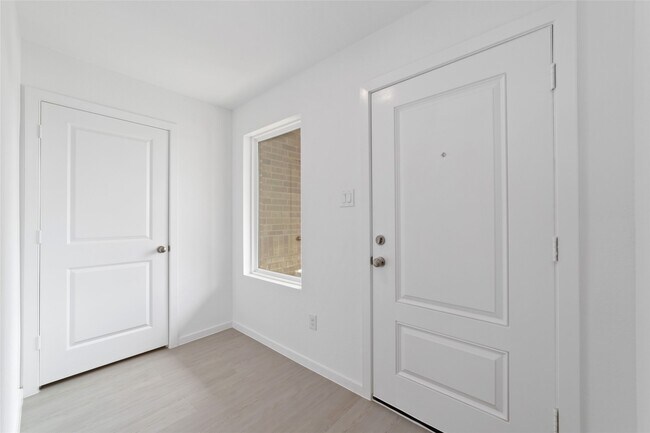 Building Photo - 26810 Prairie Smoke Ln