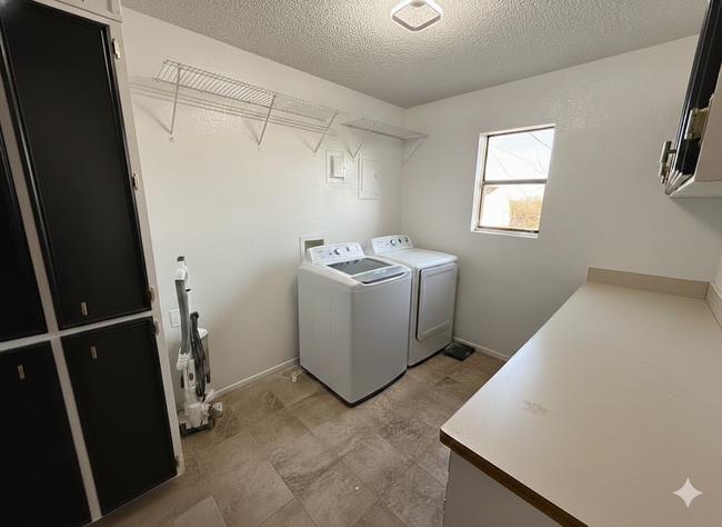 Building Photo - 2807 Macauslan St