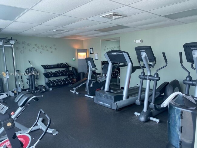 Building Photo - 1401 SW 22nd St