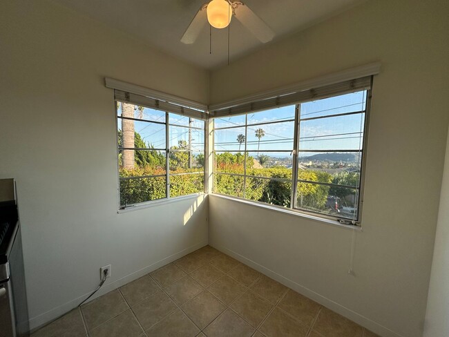 Building Photo - Riviera 1 Bdrm with City Views!