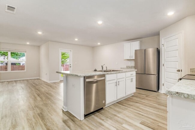 Building Photo - 4423 White Cedar Ct