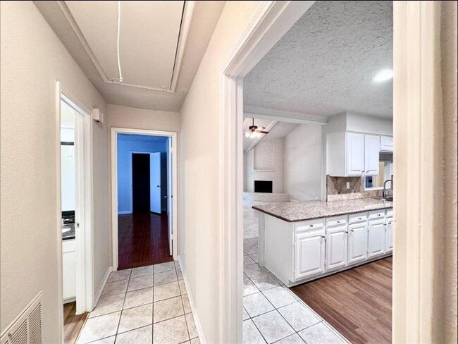 Building Photo - 9110 Gustine Ln