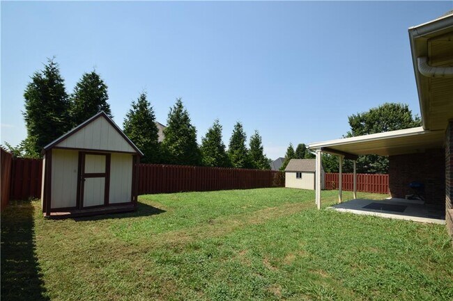 Building Photo - 4004 SW Layton Rd
